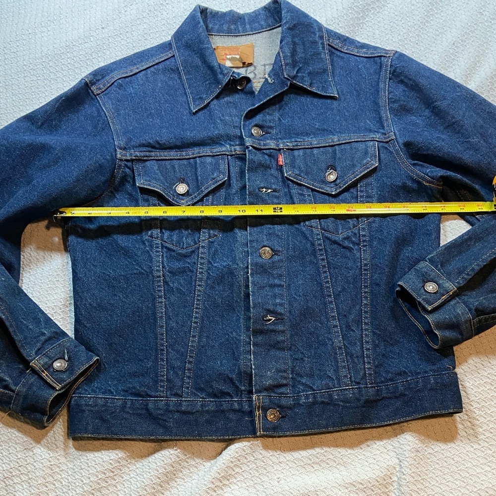 Men’s Dark Blue Denim Jacket by Levi Brand. - Picture 8 of 16